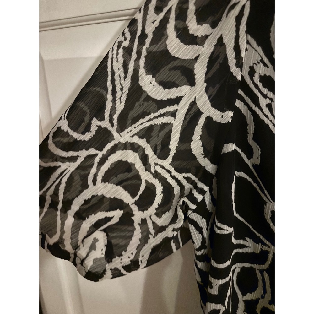 LOFT Black White Abstract Swirl Chiffon V-Neck Blouse Short Sleeve Lined Small - Picture 3 of 6